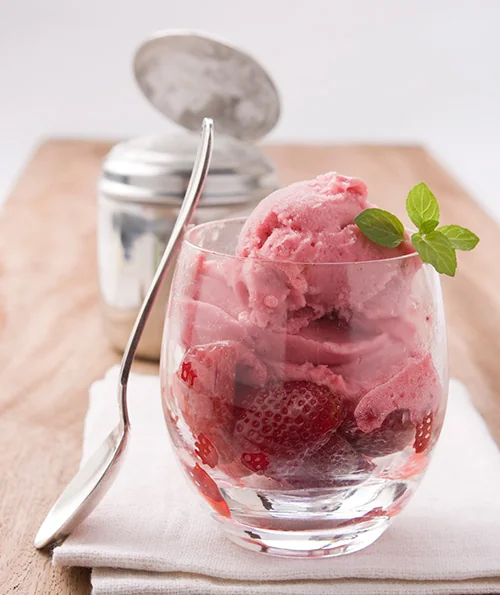 Copa de helado de frutilla de Moratto
